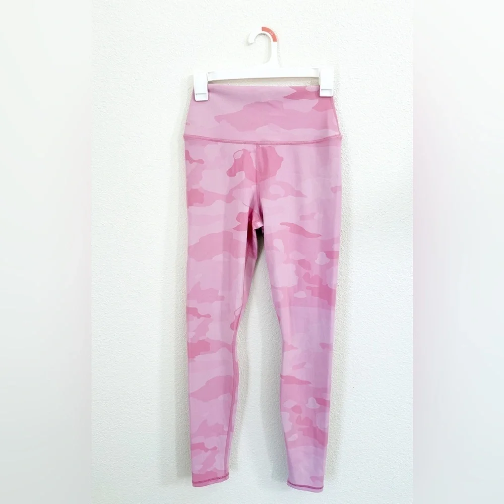Alo Yoga High Waist Vapor Legging in Ballet Milk Pink Camouflage Women’s Size M